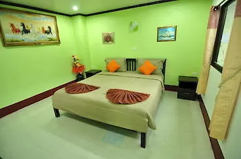 Hussin House Hotel Phi Phi Don 2*,